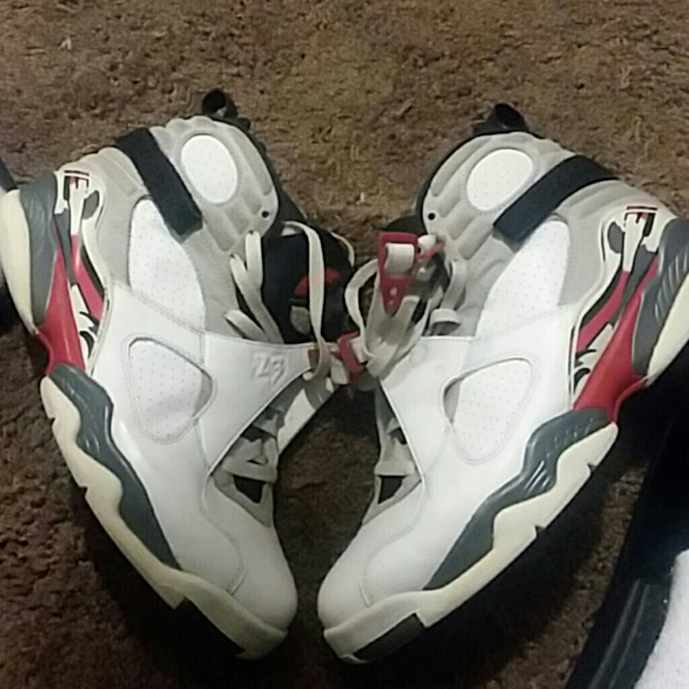 Air Jordan 8's "Bugs Bunnys"